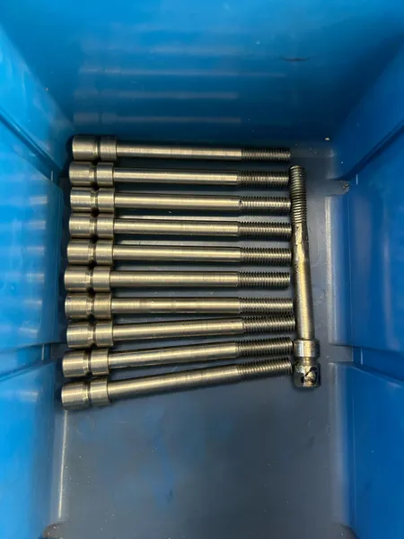Long Specialized Screws